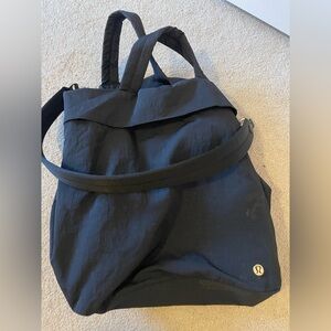 Lululemon Black/Gold On My Level Bag 2.0 19L